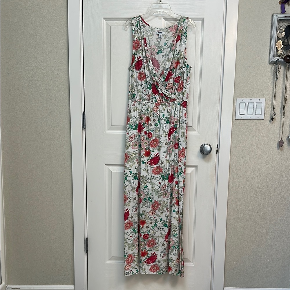 Old Navy Floral V-Neck Sleeveless Maxi Sundress